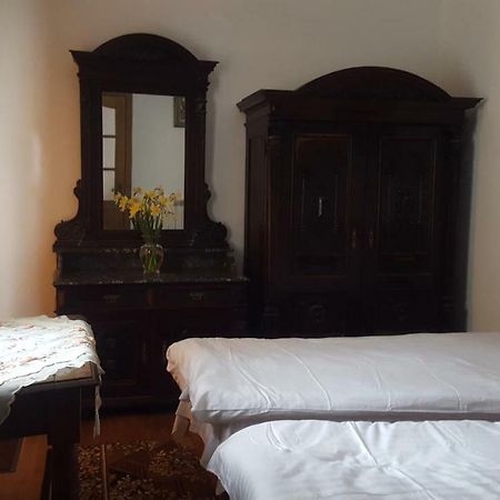 Room In An Old House Truskavets Exterior foto